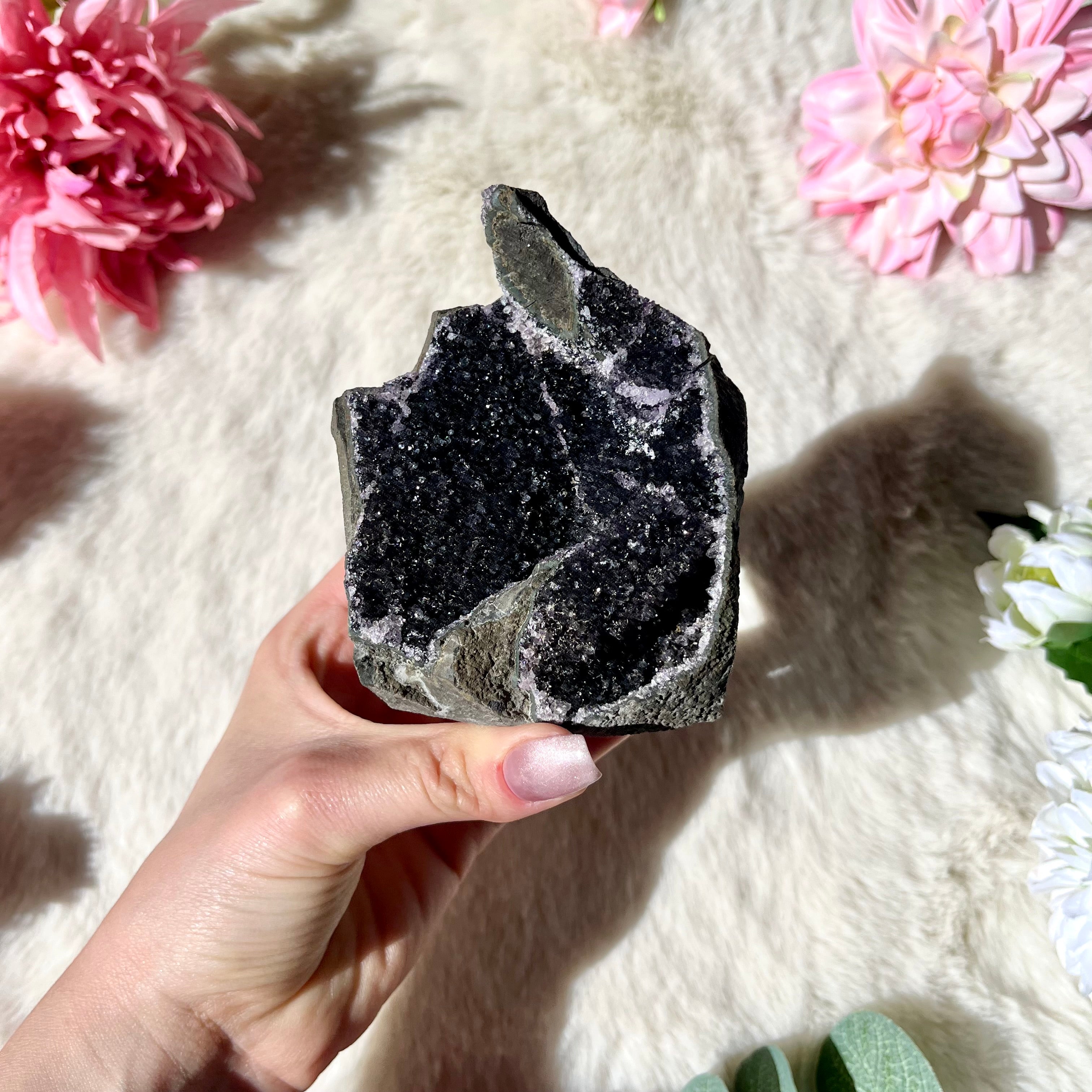 Schwarze Amethyst Stufe 311
