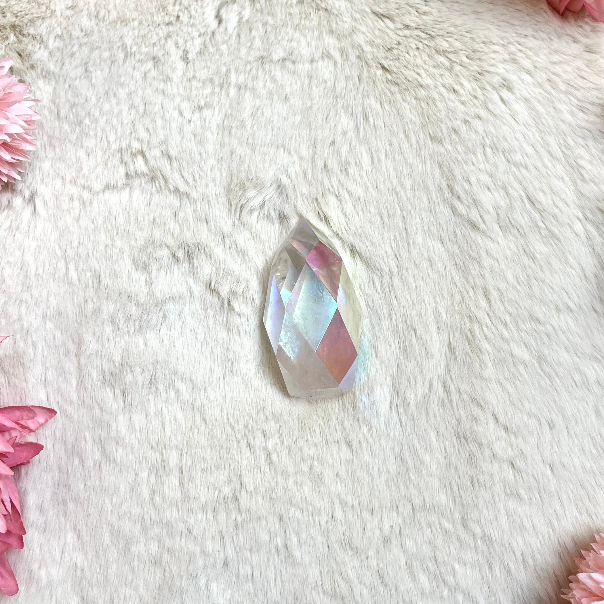 Angel Aura Quarz Spitze facettiert 124