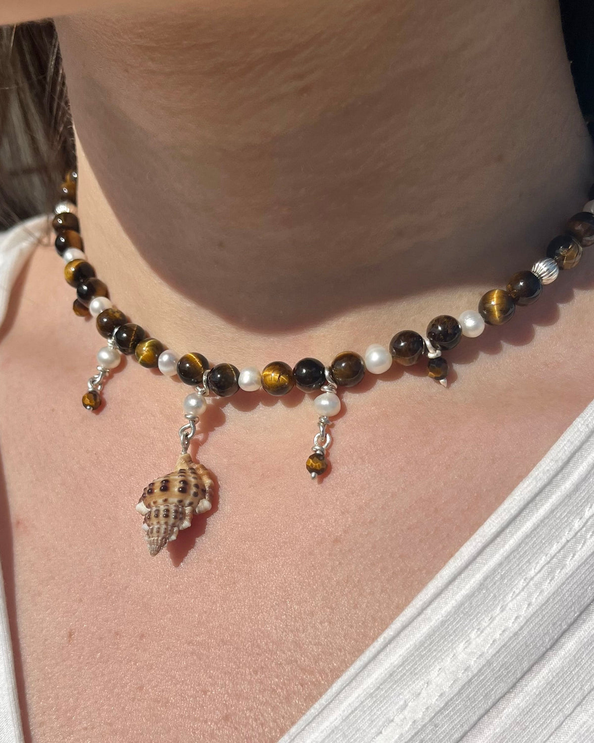 Collier mit Muschel, Tigerauge, süßwasserperlen