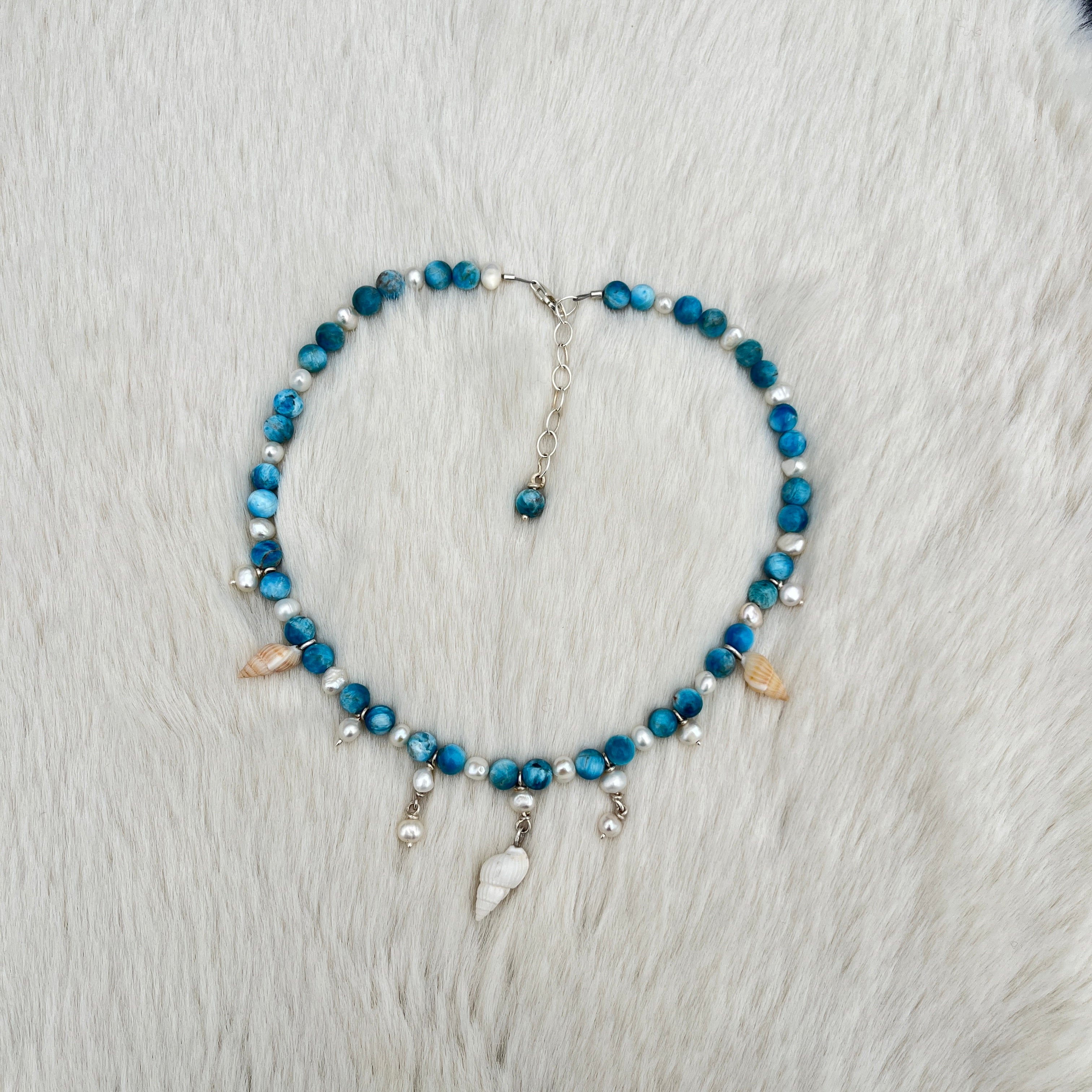 Collier mit Muschel, Apatit, süßwasser perlen