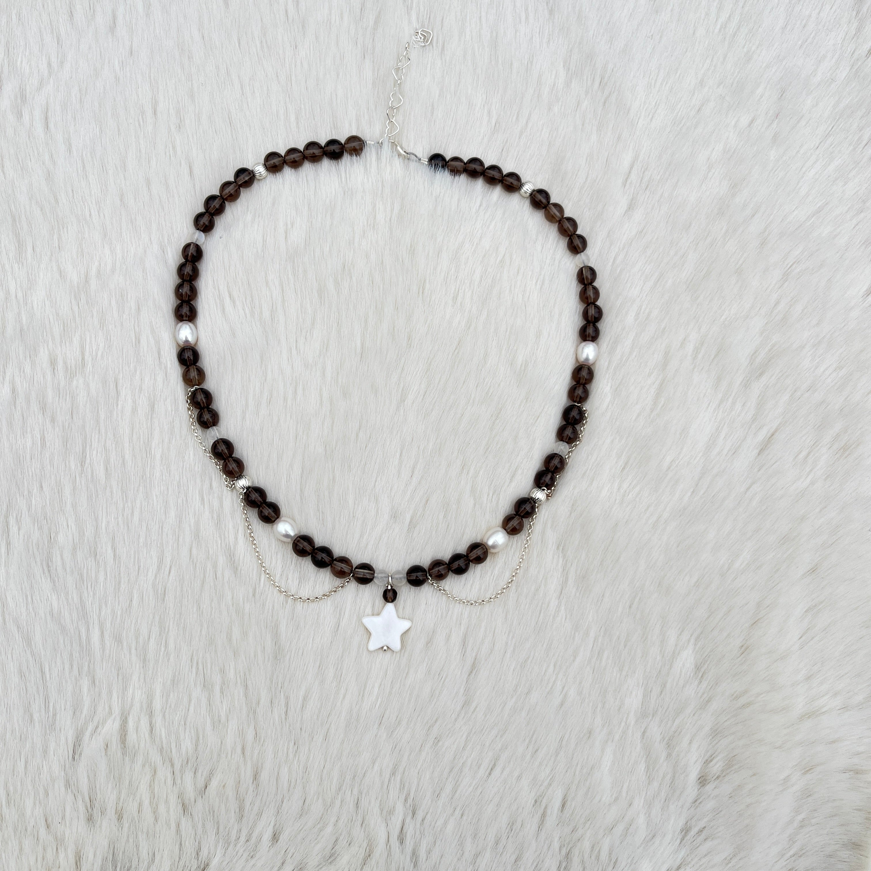 Collier mit Perlmutt stern, Rauchquarz, mondstein und süßwasser perlen