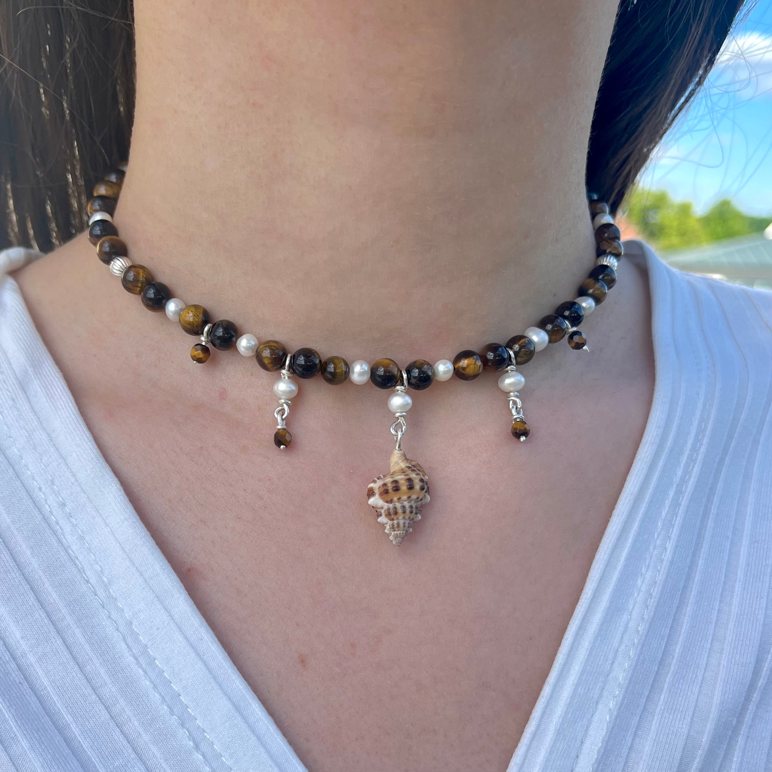 Collier mit Muschel, Tigerauge, süßwasserperlen
