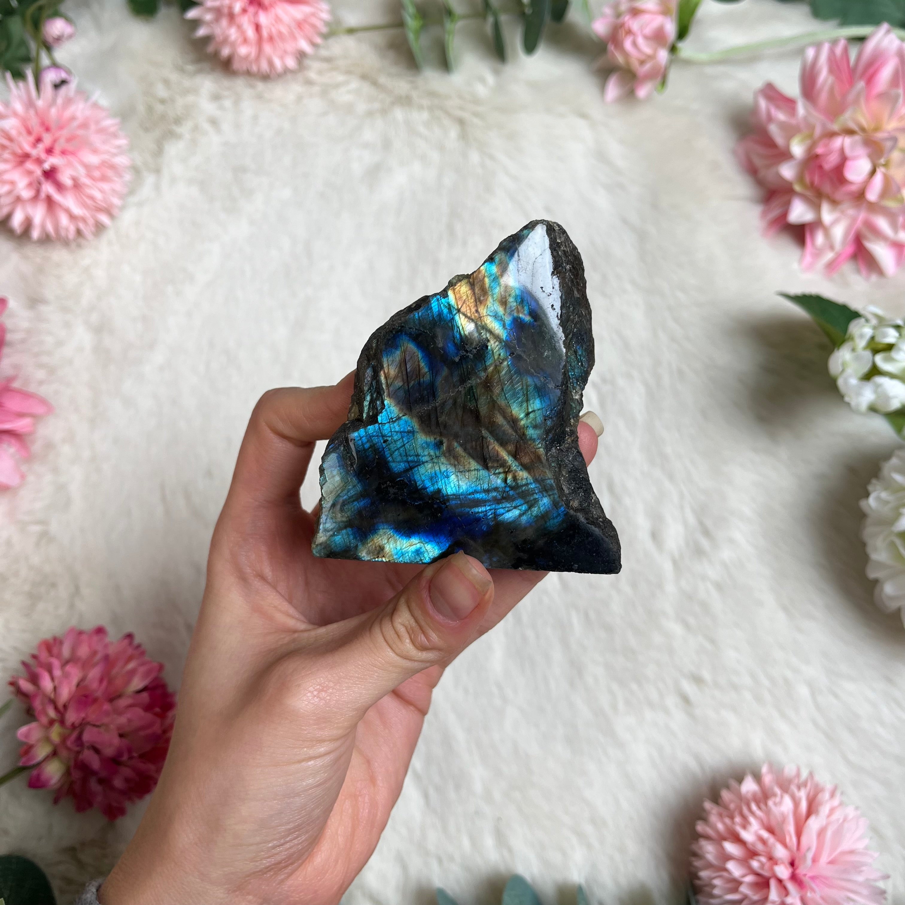 Labradorit Naturstück mit Politur 102