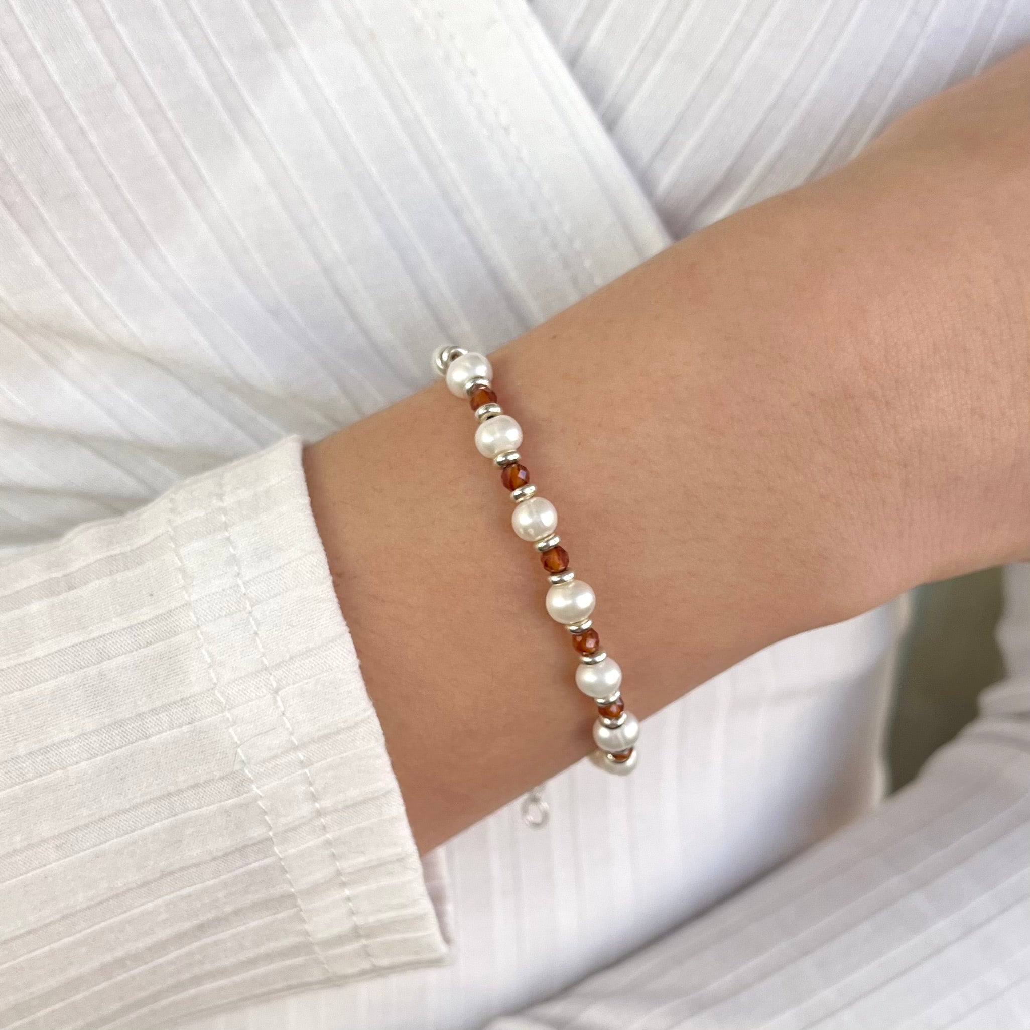 Perlen Armband mit Orangenem Granat