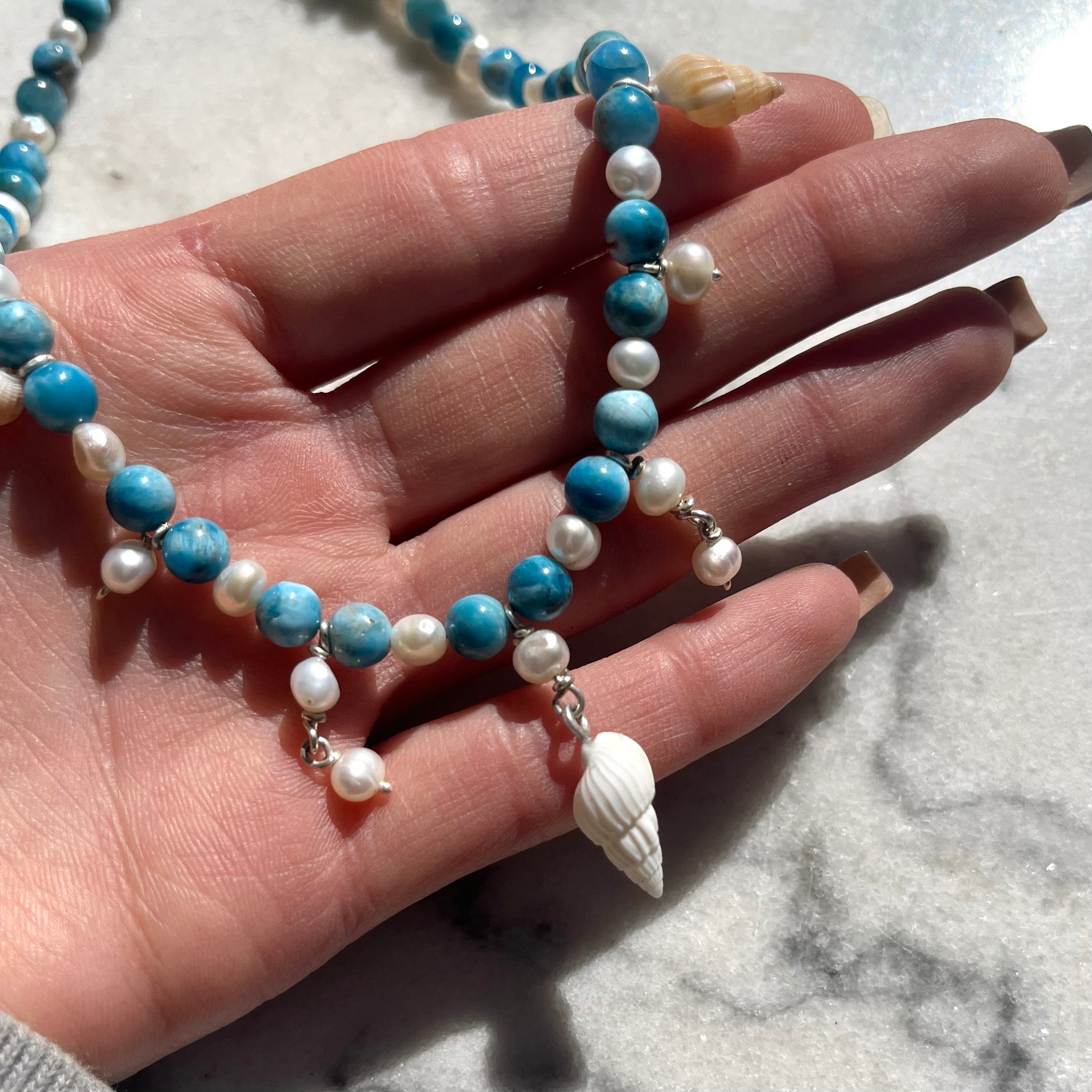 Collier mit Muschel, Apatit, süßwasser perlen