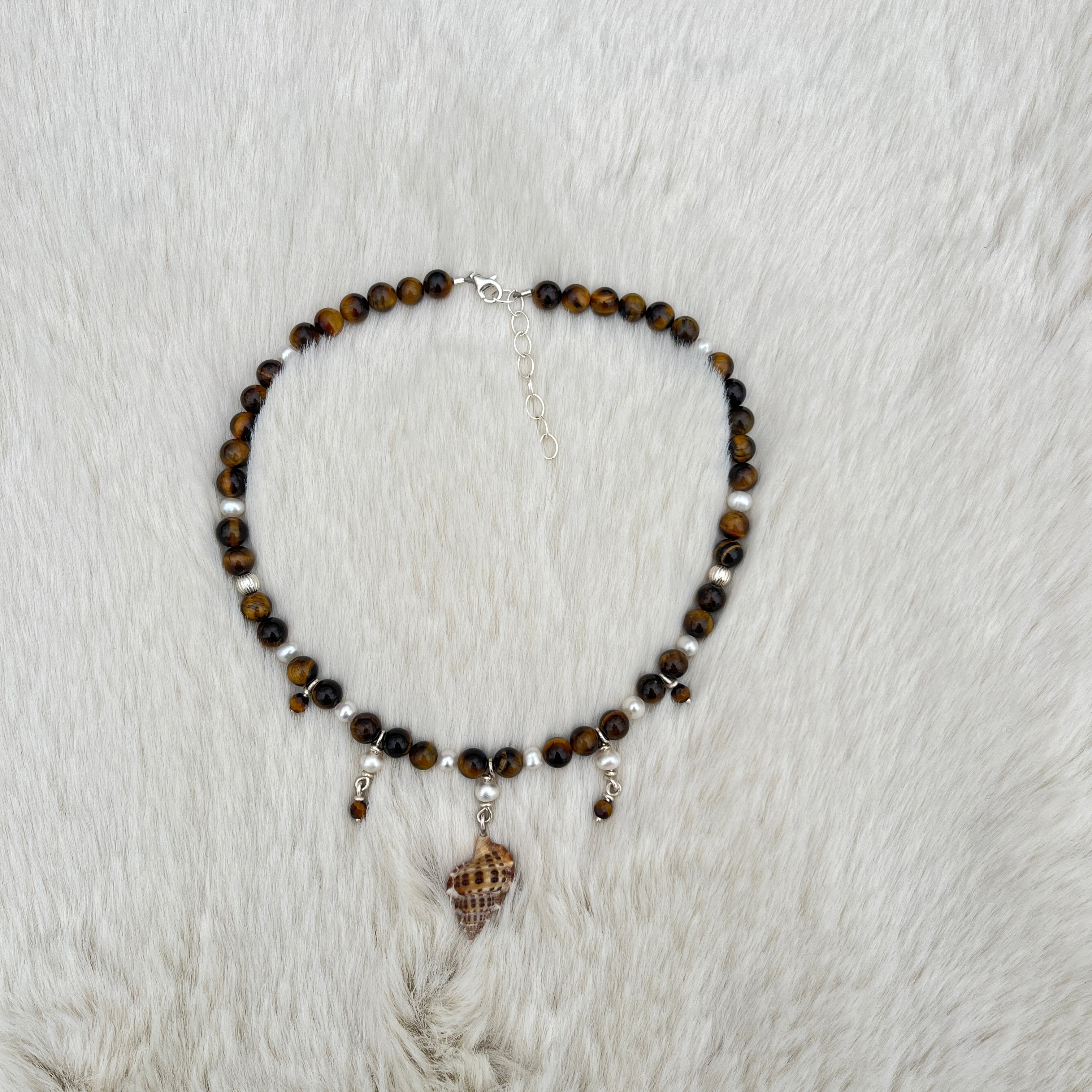 Collier mit Muschel, Tigerauge, süßwasserperlen
