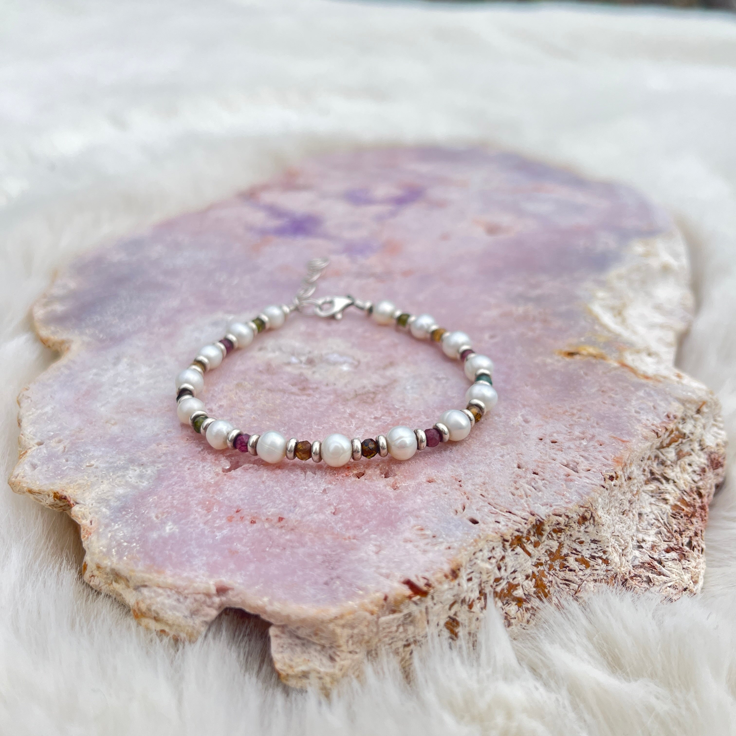 Perlen Armband mit buntem Turmalin